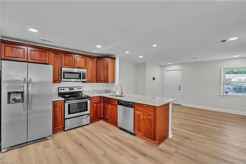 543 Draper Dr, Norfolk, VA, 23505-3603 | Card Image