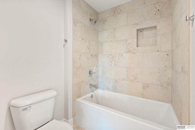 21009 C St, House other with 4 bedrooms, 4 bathrooms and 3 parking in Elkhorn NE | Image 52