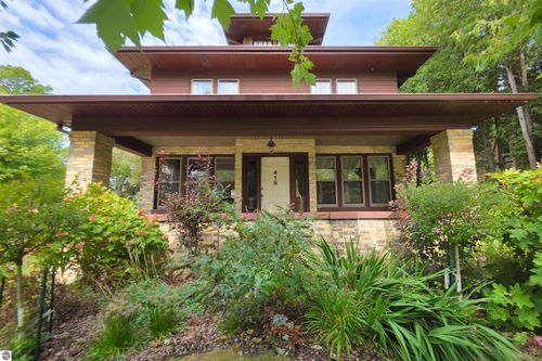 418 5th St, Manistee, MI, 49660-1611 | Card Image