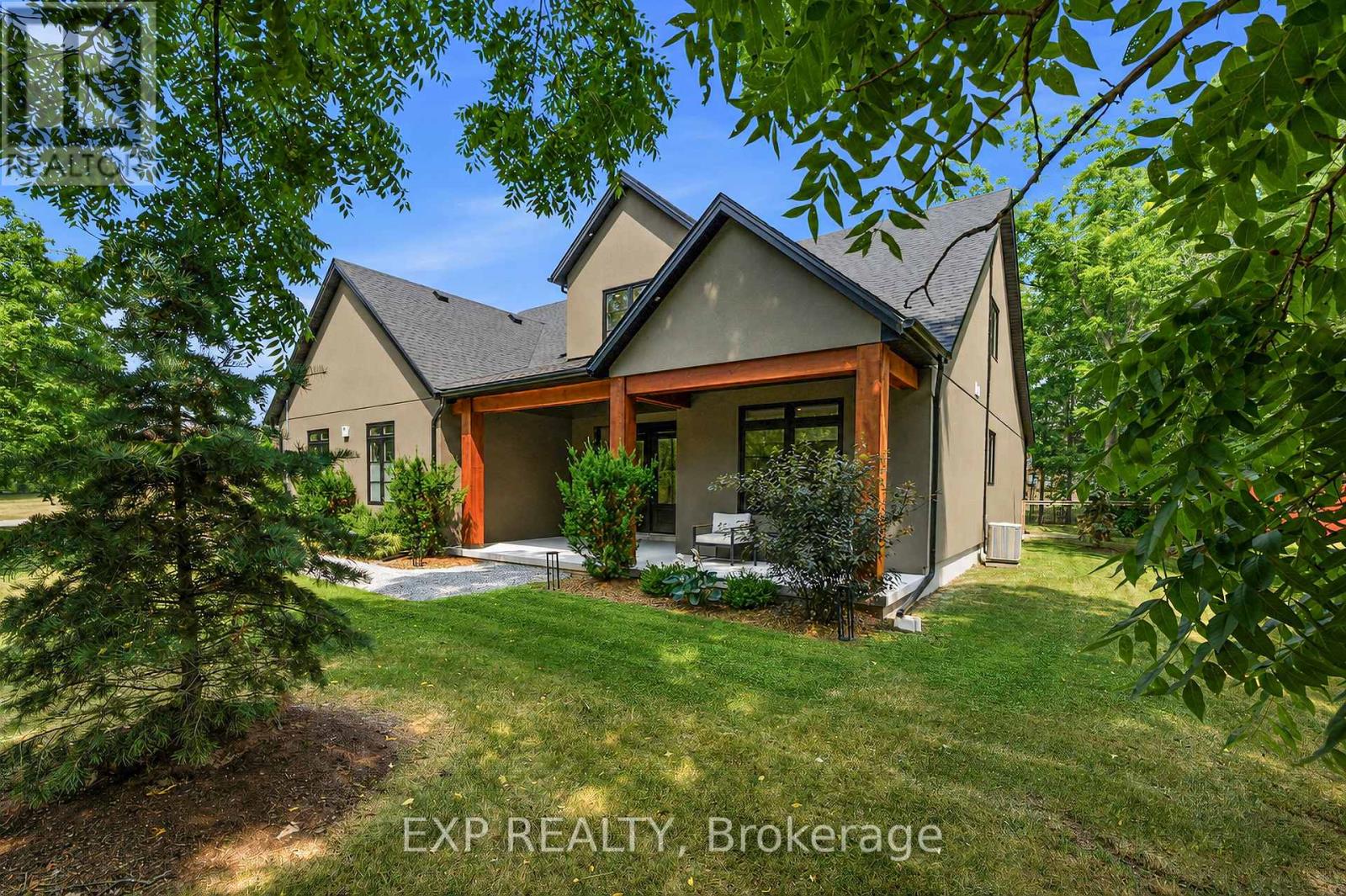 Residential in Fort Erie (Ridgeway) 2
