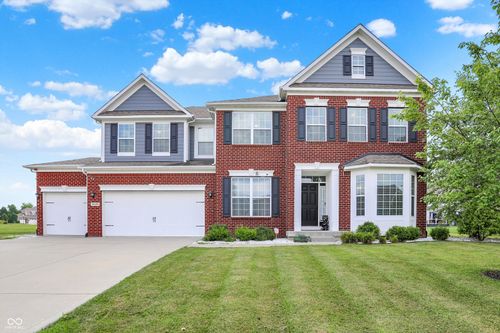 15135 Blue Ribbon Blvd, Fishers, IN, 46040-1380 | Card Image