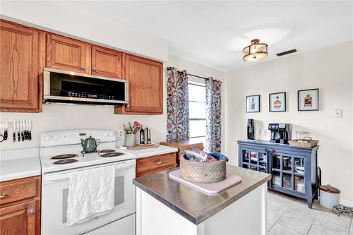 426 12th St Sw, Vero Beach, FL, 32962-6413 | Card Image
