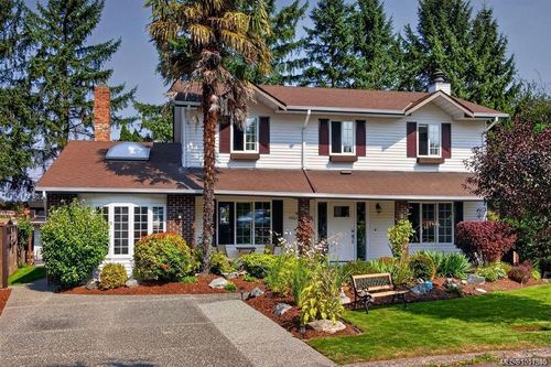3961 Reynolds Crt, Victoria, BC, V8P5L9 | Card Image