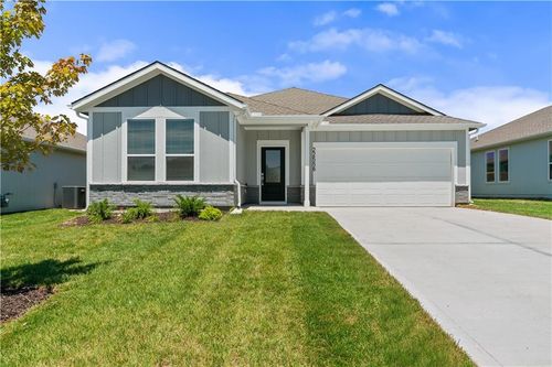 21300 Cleveland St, Spring Hill, KS, 66083 | Card Image