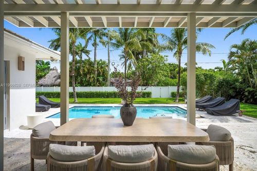 1050 Jefferson St, Hollywood, FL, 33019-1913 | Card Image