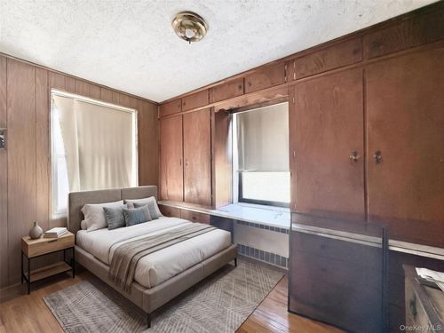 2c-25-12 Union St, Flushing, NY, 11354-1217 | Card Image