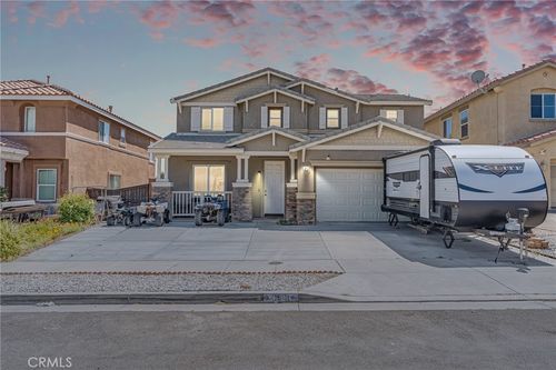 8991 Guadalupe Ave, Oak Hills, CA, 92344-9233 | Card Image