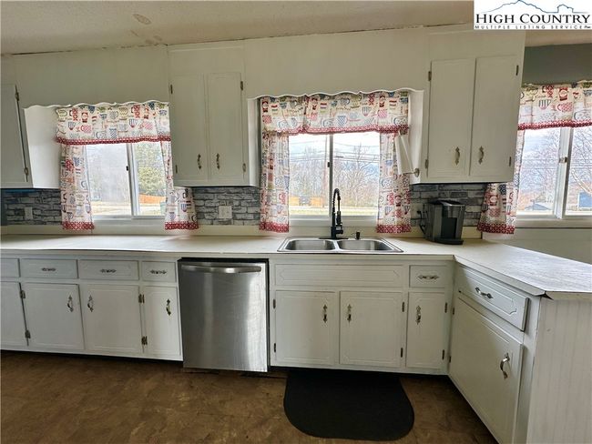 178 Cedar Valley Rd, House other with 3 bedrooms, 3 bathrooms and null parking in Hudson NC | Image 12