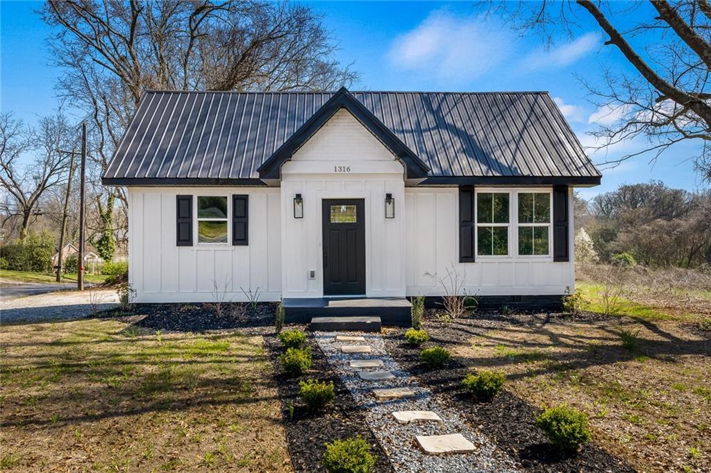 1316 Tribble Street, For Sale in Anderson Zoocasa