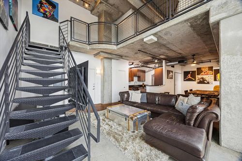 apt-11423-2000 Bagby St, Houston, TX, 77002-8593 | Card Image