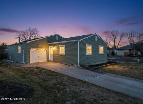 2 Seville Pl, Toms River, NJ, 08757-4113 | Card Image