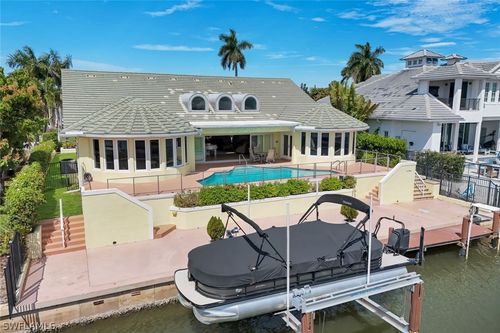 2147 Snook Dr, NAPLES, FL, 34102-1573 | Card Image