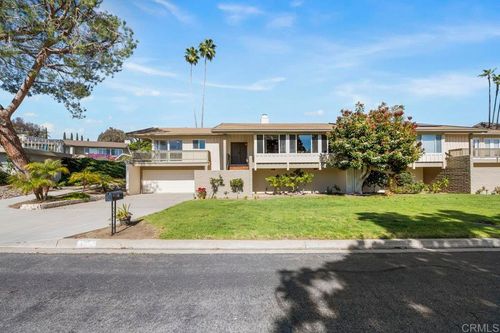 33 Via Casitas, Bonsall, CA, 92003 | Card Image