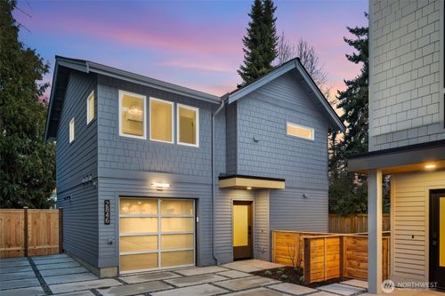 2846 35th Ave W, Seattle, WA, 98199-2617 | Card Image