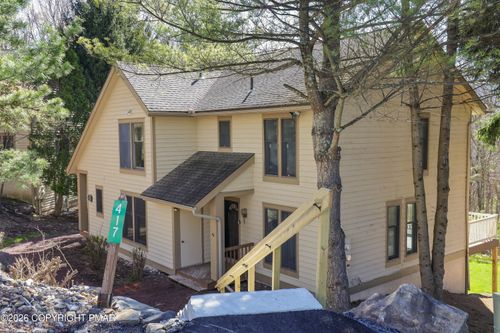 417 Hickory Dr, Tannersville, PA, 18372-8906 | Card Image