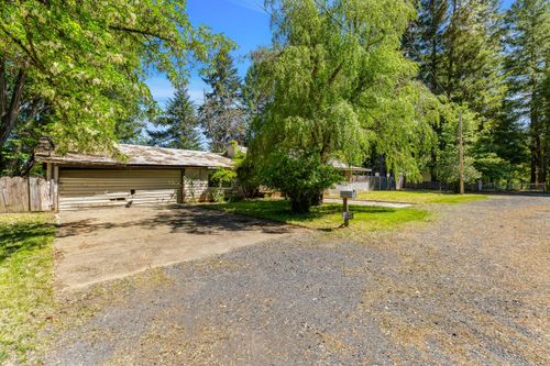337 S Kerby Ave, Cave Junction, OR, 97523-9360 | Card Image