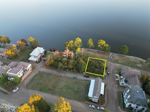 100 Diberville Ln, Madison, MS, 39110-6872 | Card Image