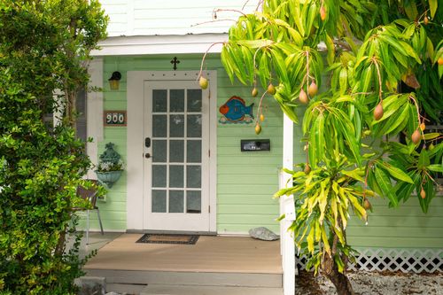 846 Olivia St, Key West, FL, 33040-6419 | Card Image
