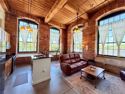 328-400 Mills Ave, Greenville, SC, 29605-4186 | Card Image