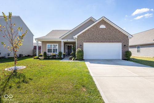 6607 Laurelwood Dr, Pendleton, IN, 46064-1369 | Card Image