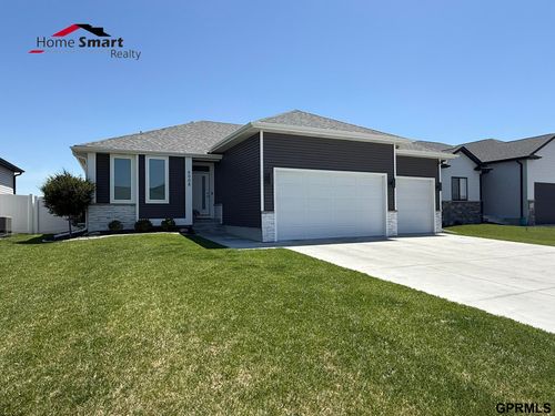 6008 Las Verdes Lane, Lincoln, NE, 68523 | Card Image