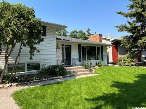 2512 Grant Rd, Regina, SK, S4S5E6 | Card Image