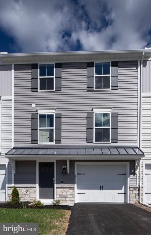 1031 Addie Ln, Harrisburg, PA, 17112-2400 | Card Image