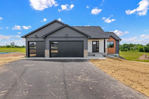 390 Candy Lane, River Falls, WI, 54022 | Card Image