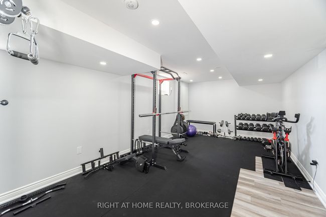 105 Royal Dr West, House other with 6 bedrooms, 5 bathrooms and 4 parking in Brampton ON | Image 40