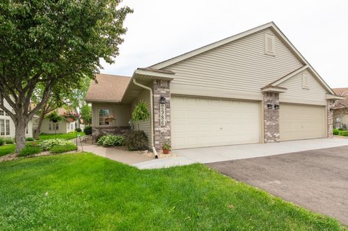 2986 Frattalone Ln, Little Canada, MN, 55117-4637 | Card Image