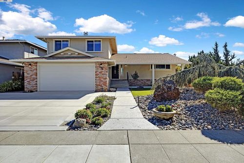 888 Laguna St, Livermore, CA, 94550-5230 | Card Image