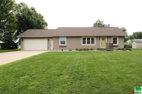 1192 4th Ave Ne, Sioux Center, IA, 51250-2127 | Card Image