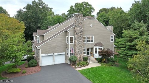 8-8 Hunter Rd N, North Haledon, NJ, 07508-2796 | Card Image