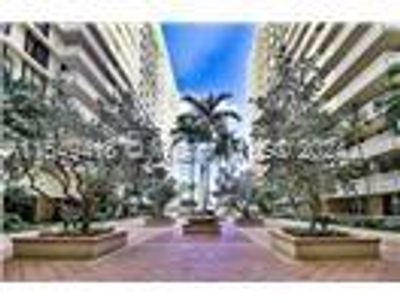 CAB32 - 9801 Collins Ave, Condo with 0 bedrooms, 0 bathrooms and null parking in Bal Harbour FL | Image 3