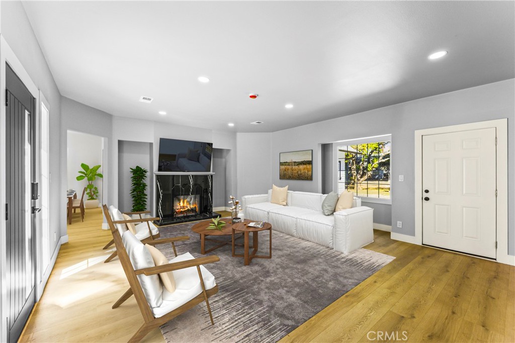 Residential Lease in Altadena 5