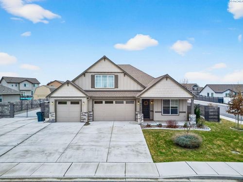 9712 Kokanee Dr, Pasco, WA, 99301-8558 | Card Image