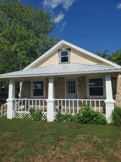 136 N Charles St, Seymour, MO, 65746-8968 | Card Image