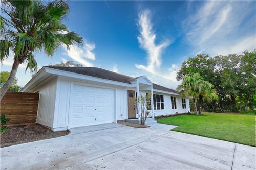 2025 9th Pl, Vero Beach, FL, 32960-4302 | Card Image