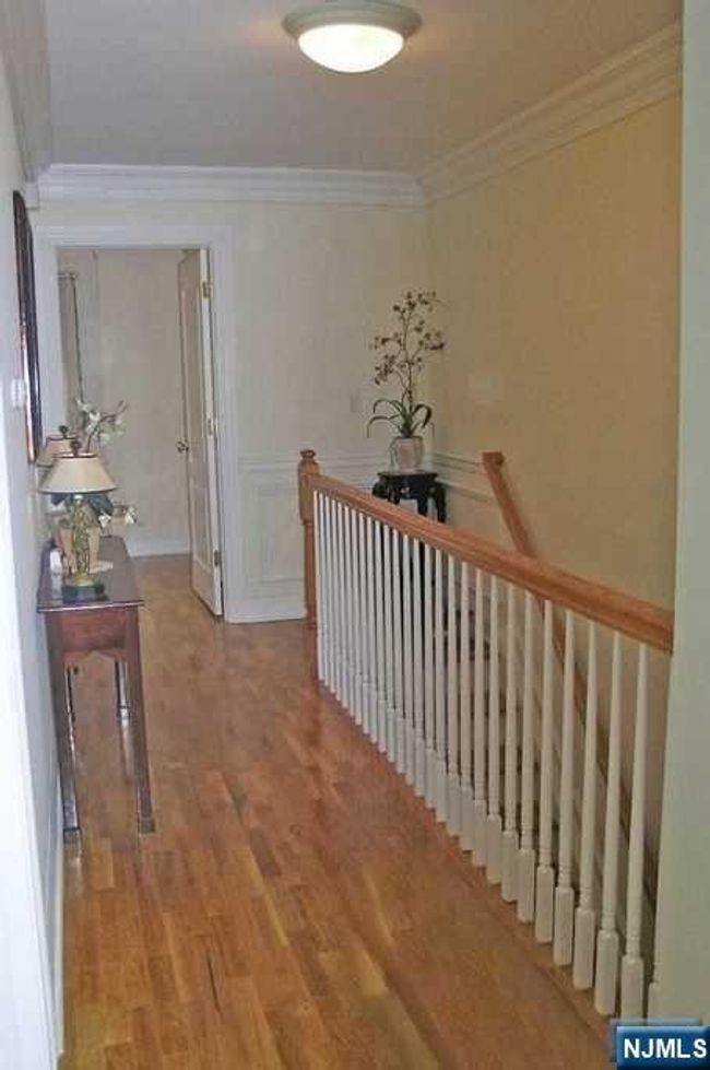 20 Skymark Ct, House attached with 3 bedrooms, 4 bathrooms and null parking in Upper Saddle River NJ | Image 6