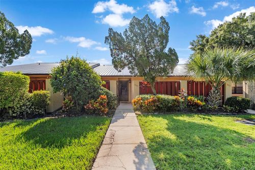 665 Broadmoor Cir, Winter Haven, FL, 33884-1256 | Card Image