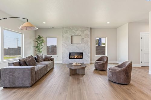 7402 Grapevine Ct, West Richland, WA, 99353-5585 | Card Image