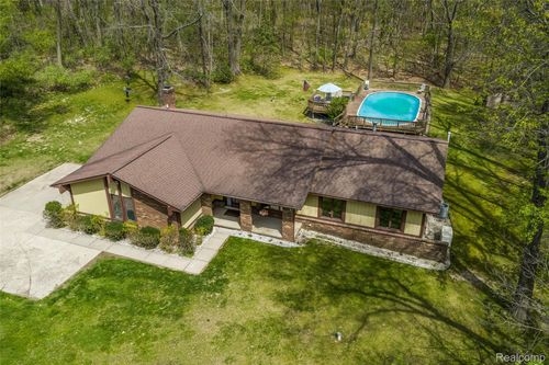 9730 Gibbs Rd, Clarkston, MI, 48348-1506 | Card Image