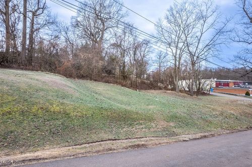 1912 29th St, Parkersburg, WV, 26101-2747 | Card Image