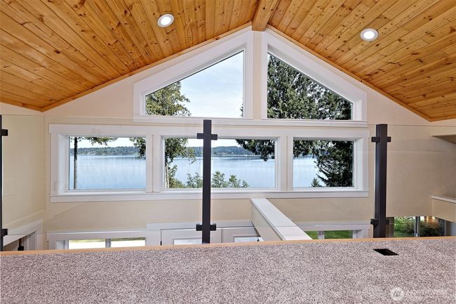 Glass railings keep the view wide open. | Image 23