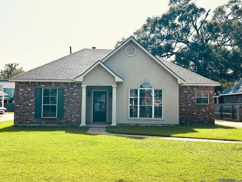14371 Whispering Oaks Dr, Gonzales, LA, 70737-8931 | Card Image