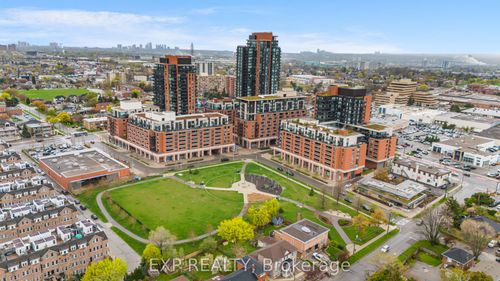 729-830 Lawrence Ave W, North York, ON, M6A0B6 | Card Image