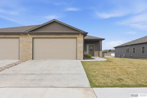 323 Deep Water Dr, Lincoln, NE, 68527-1858 | Card Image