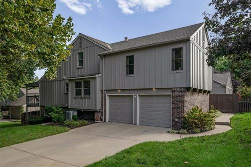 4314 W 112th Ter, Leawood, KS, 66211-1717 | Card Image