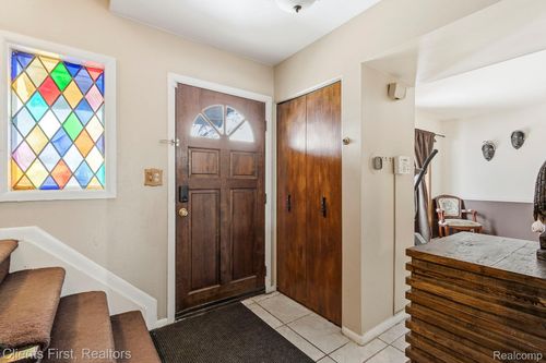 29337 Roan Dr, Warren, MI, 48093-8620 | Card Image