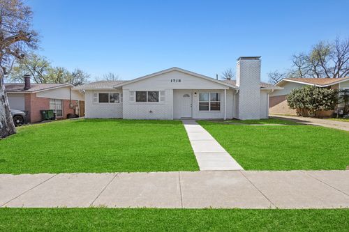 1718 E Lovers Ln, Arlington, TX, 76010-5933 | Card Image